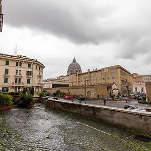All'ombra Del Cupolone Guest house