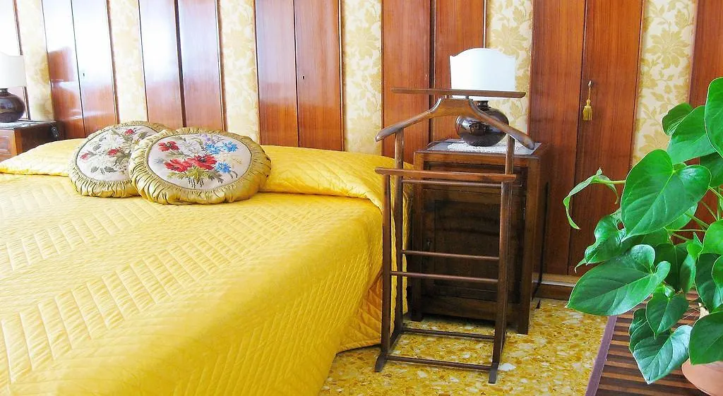 Romulus Rex Hotell Pensionat